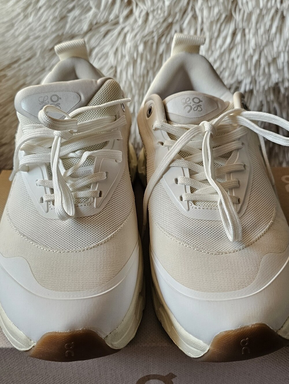 LOEWE On Running Women’s Sneakers US W8 EU 39 - White